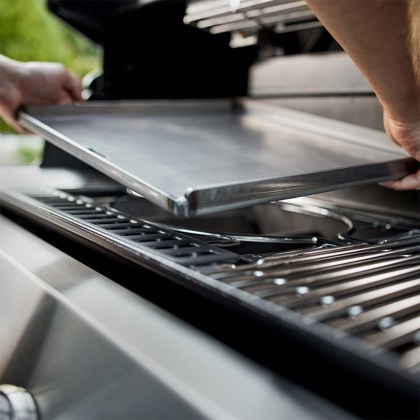 Weber® Summit® FS38X E Smart Gas Grill Black (5)